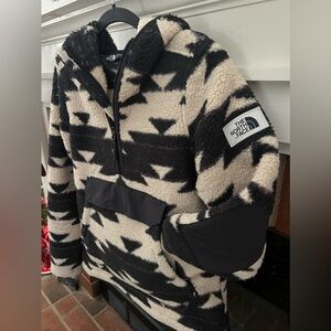 North Face 1/2 zip fuzzy hoodie